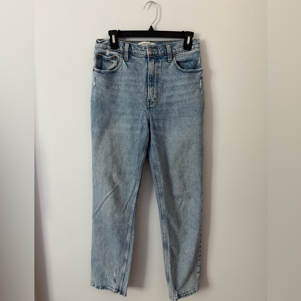Abercrombie & Fitch The 90’s Straight Ultra High Rise Jean Women’s